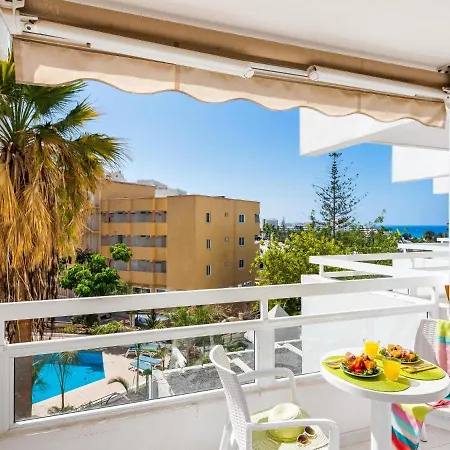 302 Modern, Light, Comfortable With Swimming Pool Daire Playa de las Américas