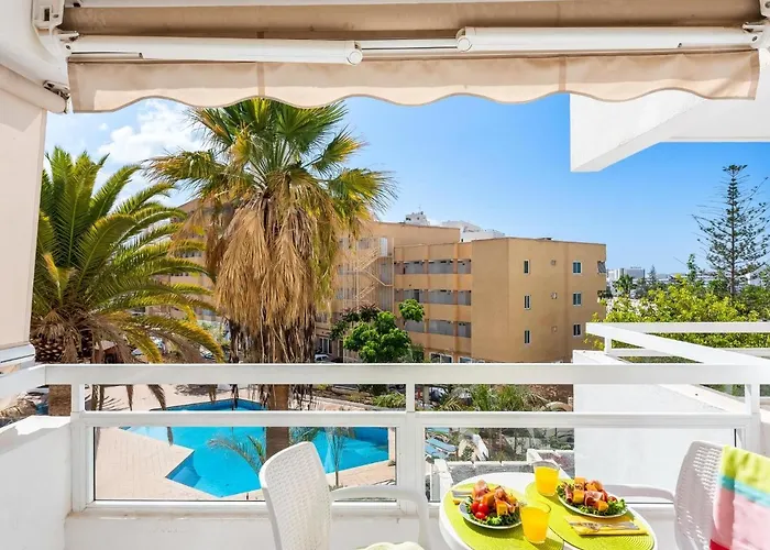 302 Modern, Light, Comfortable With Swimming Pool Apartment