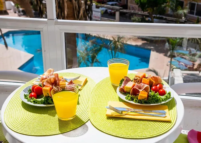 302 Modern, Light, Comfortable With Swimming Pool Lägenhet