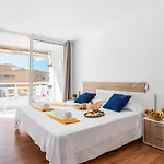 Apartment 302 Modern, Light, Comfortable With Swimming Pool